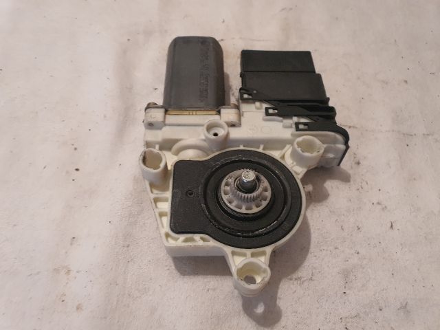 bontott VW GOLF IV Bal hátsó Ablakemelő Motor