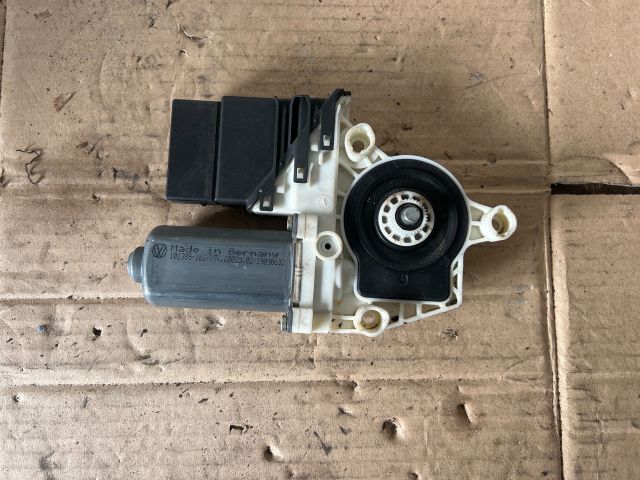 bontott VW GOLF IV Bal hátsó Ablakemelő Motor