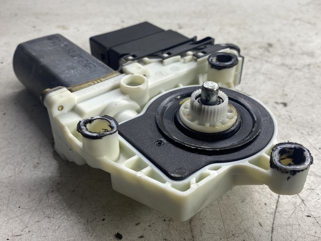 bontott VW GOLF IV Bal hátsó Ablakemelő Motor