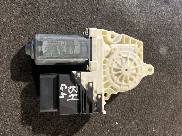 bontott VW GOLF IV Bal hátsó Ablakemelő Motor