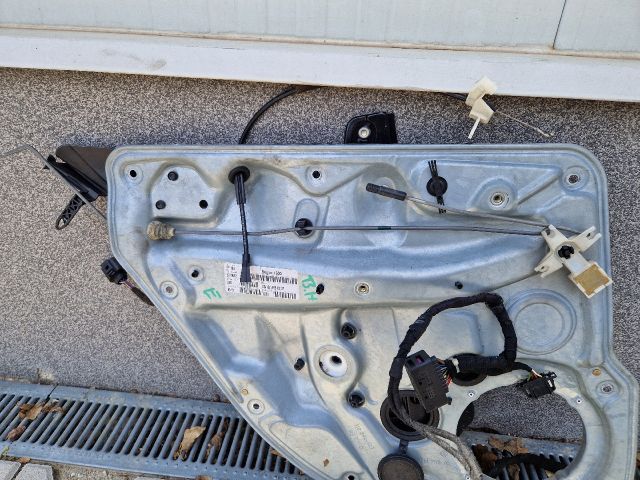 bontott VW GOLF IV Bal hátsó Ablakemelő Szerkezet (Elektromos)