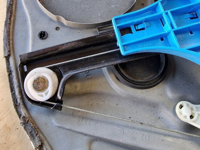 bontott VW GOLF IV Bal hátsó Ablakemelő Szerkezet (Elektromos)