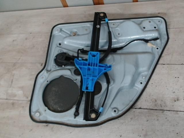 bontott VW GOLF IV Bal hátsó Ablakemelő Szerkezet (Mechanikus)
