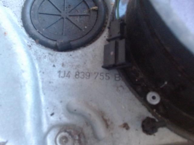 bontott VW GOLF IV Bal hátsó Ablakemelő Szerkezet (Mechanikus)