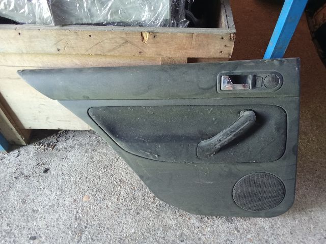 bontott VW GOLF IV Bal hátsó Ajtó Kárpit