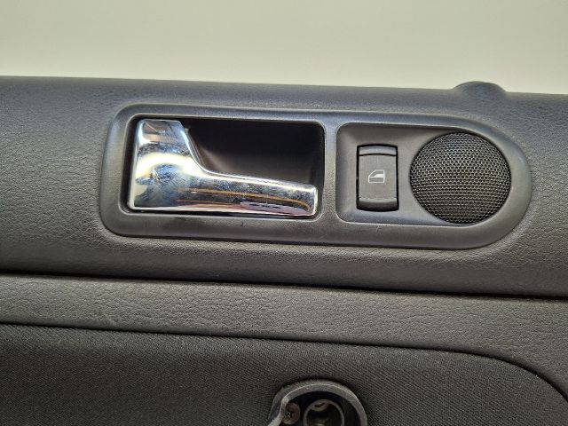 bontott VW GOLF IV Bal hátsó Ajtó Kárpit