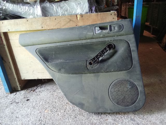 bontott VW GOLF IV Bal hátsó Ajtó Kárpit