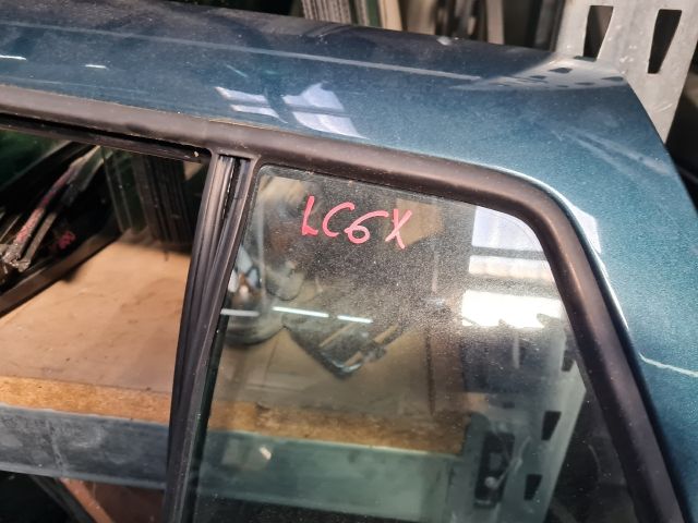 bontott VW GOLF IV Bal hátsó Ajtó (Részeivel)