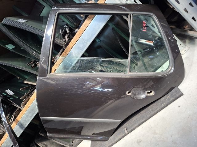 bontott VW GOLF IV Bal hátsó Ajtó (Üres lemez)