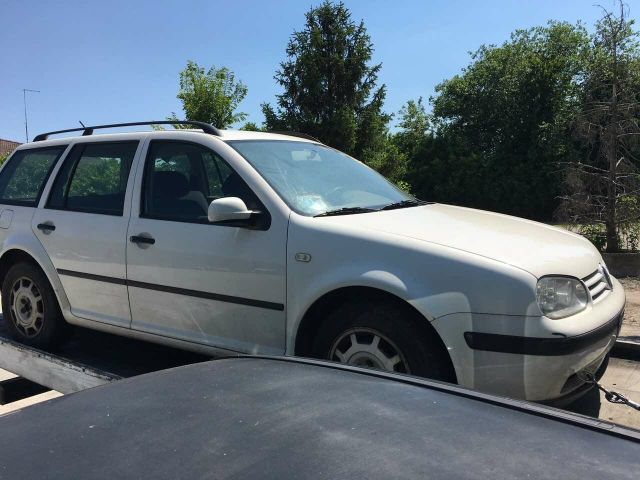 bontott VW GOLF IV Bal hátsó Ajtó (Üres lemez)