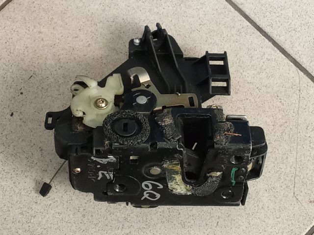 bontott VW GOLF IV Bal hátsó Ajtózár