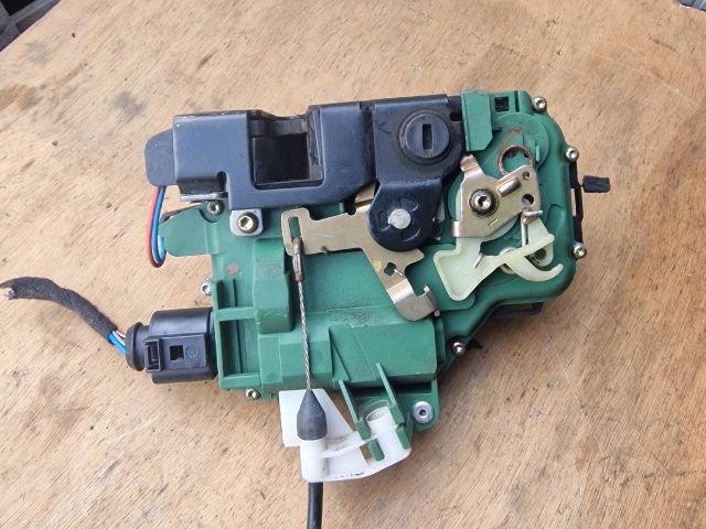 bontott VW GOLF IV Bal hátsó Ajtózár