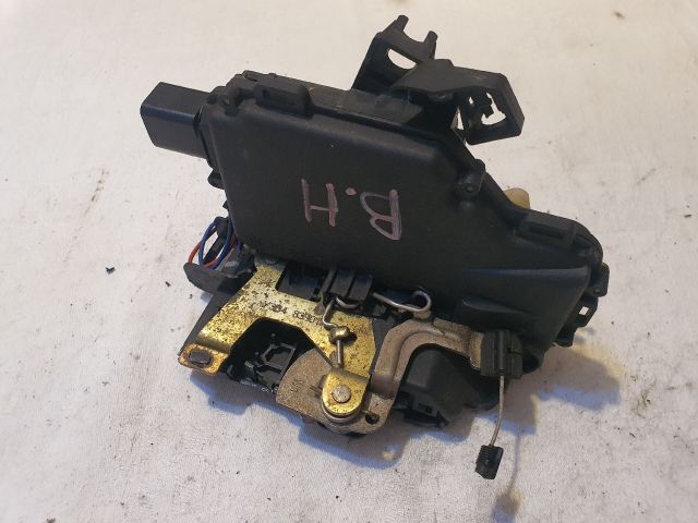 bontott VW GOLF IV Bal hátsó Ajtózár