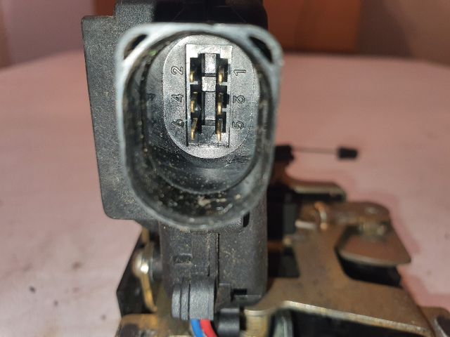 bontott VW GOLF IV Bal hátsó Ajtózár