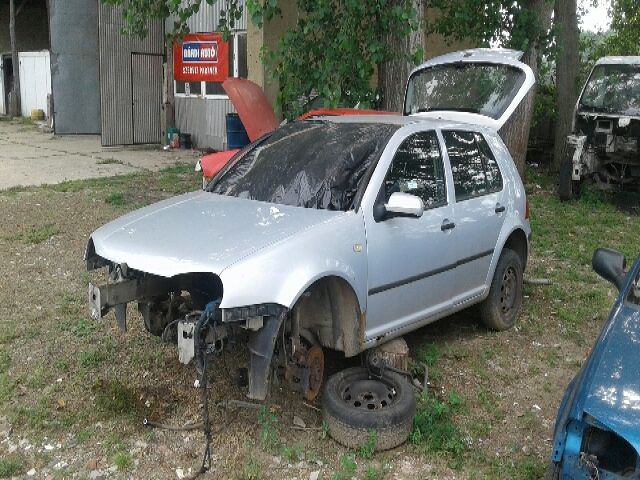 bontott VW GOLF IV Bal hátsó Alsó Zsanér