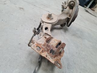 bontott VW GOLF IV Bal hátsó Csonkállvány Kerékaggyal