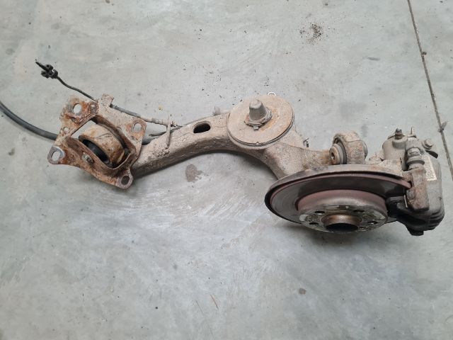 bontott VW GOLF IV Bal hátsó Csonkállvány Kerékaggyal