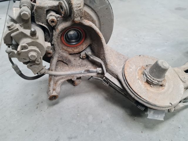 bontott VW GOLF IV Bal hátsó Csonkállvány Kerékaggyal