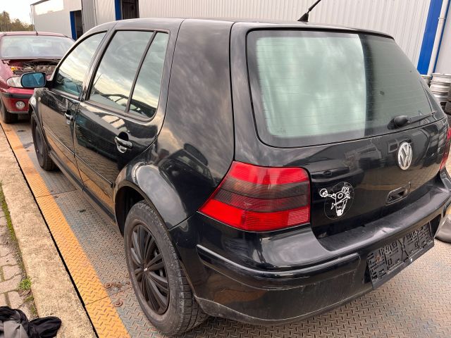 bontott VW GOLF IV Bal hátsó Dobbetét (Kerékjárati, Műanyag)