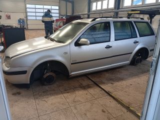 bontott VW GOLF IV Bal hátsó Dobbetét (Kerékjárati, Műanyag)