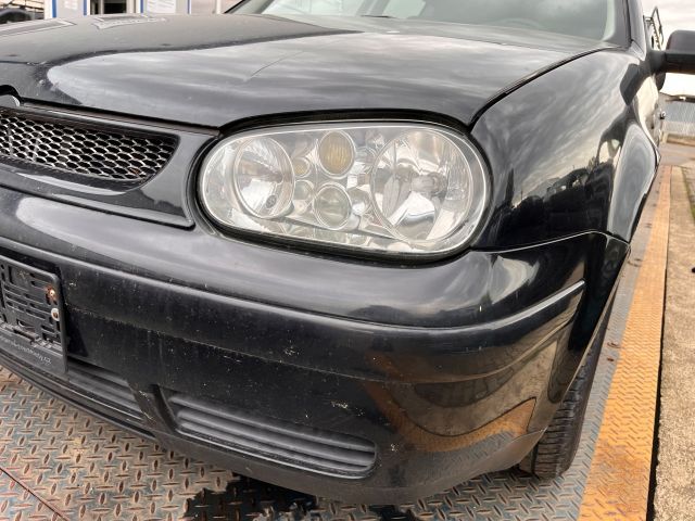 bontott VW GOLF IV Bal hátsó Dobbetét (Kerékjárati, Műanyag)