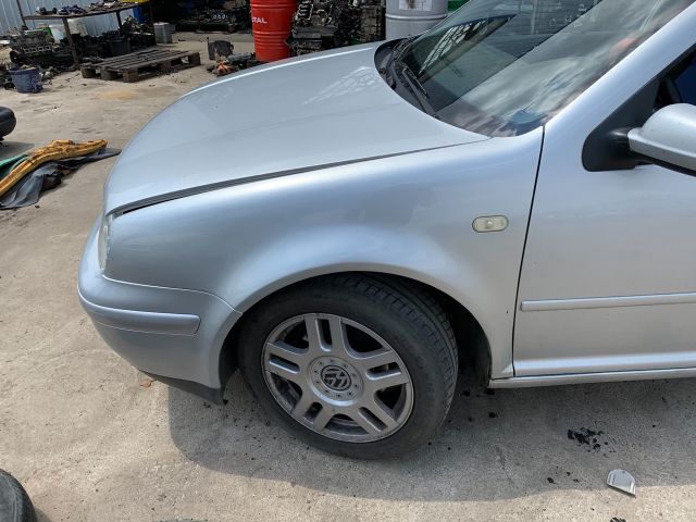 bontott VW GOLF IV Bal hátsó Dobbetét (Kerékjárati, Műanyag)