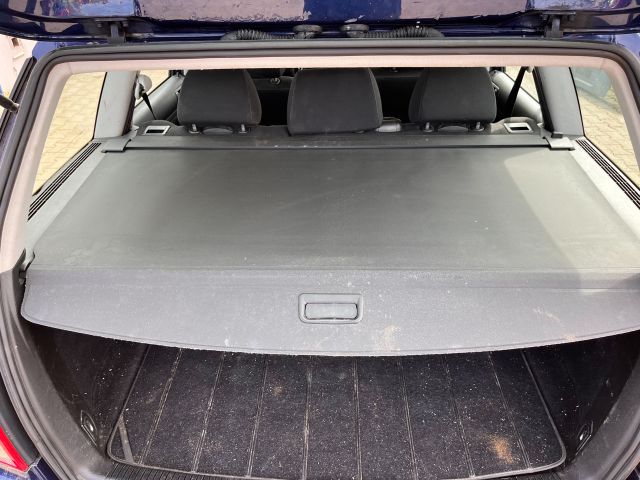 bontott VW GOLF IV Bal hátsó Dobbetét (Kerékjárati, Műanyag)