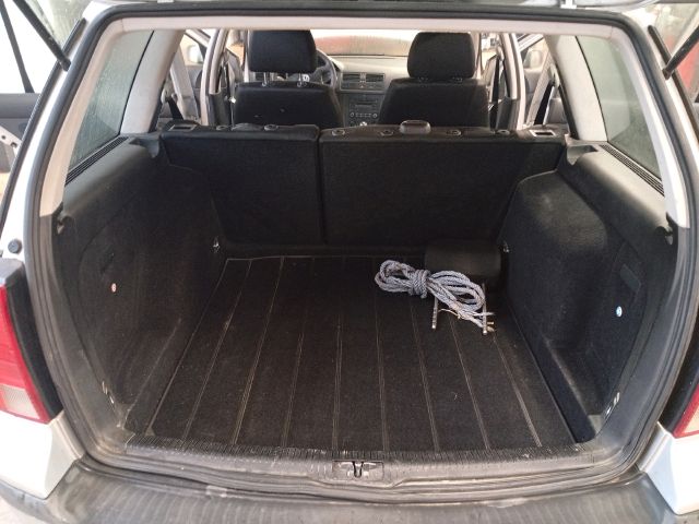 bontott VW GOLF IV Bal hátsó Dobbetét (Kerékjárati, Műanyag)