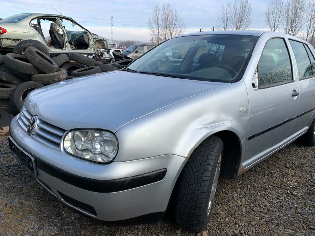 bontott VW GOLF IV Bal hátsó Dobbetét (Kerékjárati, Műanyag)