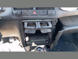 bontott VW GOLF IV Bal hátsó Fejtámla