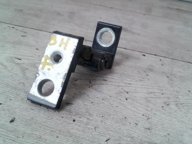 bontott VW GOLF IV Bal hátsó Felső Zsanér