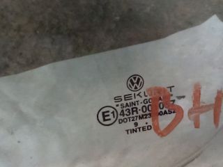 bontott VW GOLF IV Bal hátsó Fixüveg (Ajtóban)