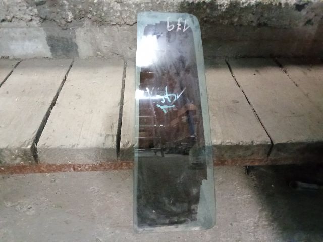 bontott VW GOLF IV Bal hátsó Fixüveg (Ajtóban)