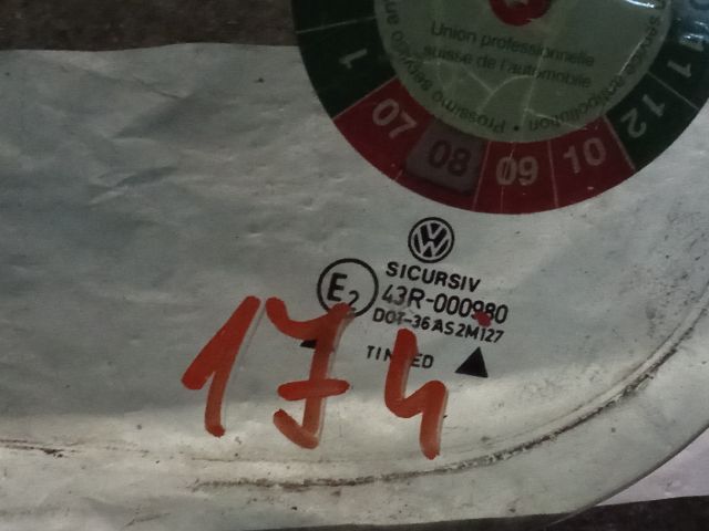 bontott VW GOLF IV Bal hátsó Fixüveg (Ajtóban)