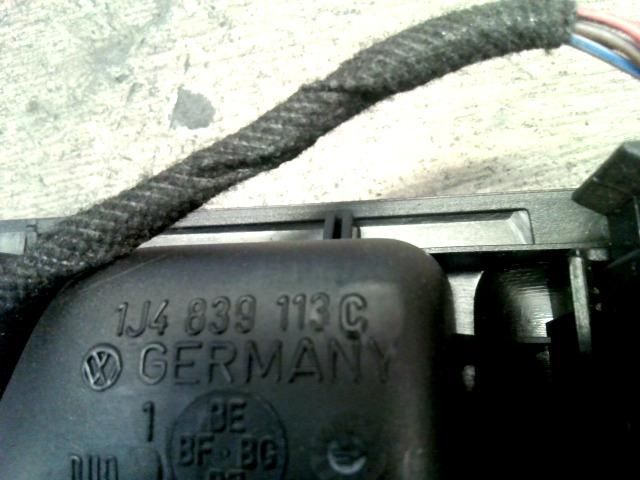 bontott VW GOLF IV Bal hátsó Külső Kilincs