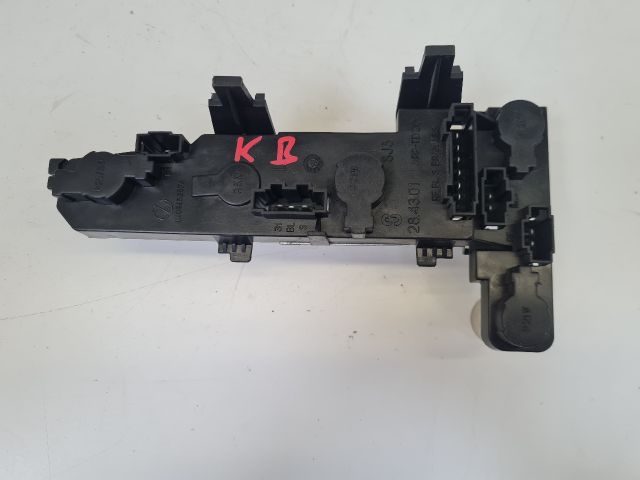 bontott VW GOLF IV Bal Hátsó Lámpa Foglalat