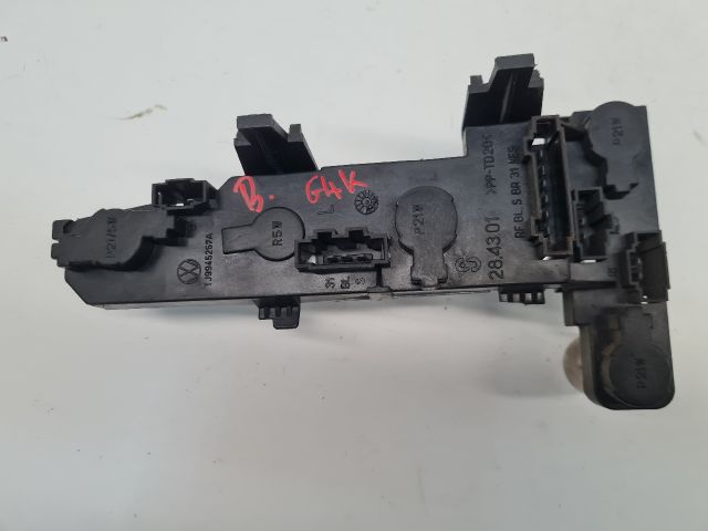 bontott VW GOLF IV Bal Hátsó Lámpa Foglalat