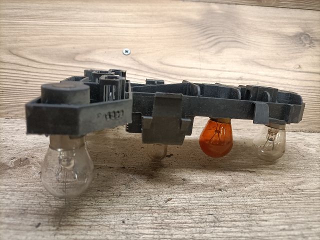 bontott VW GOLF IV Bal Hátsó Lámpa Foglalat