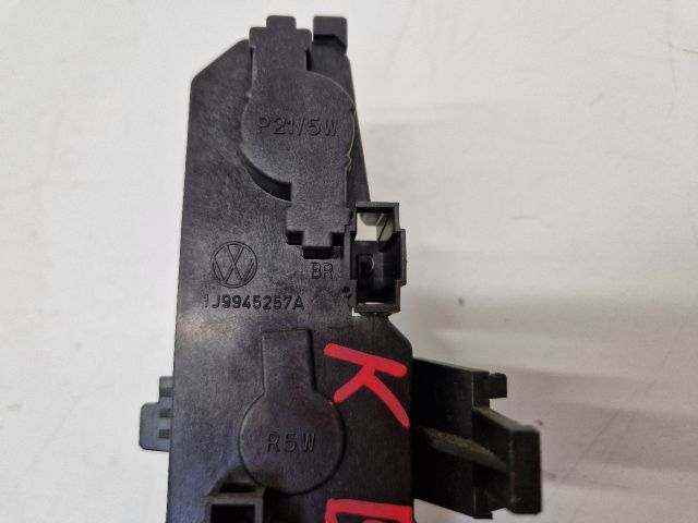 bontott VW GOLF IV Bal Hátsó Lámpa Foglalat