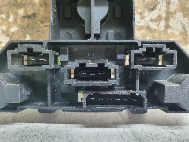 bontott VW GOLF IV Bal Hátsó Lámpa Foglalat