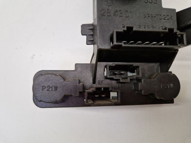 bontott VW GOLF IV Bal Hátsó Lámpa Foglalat