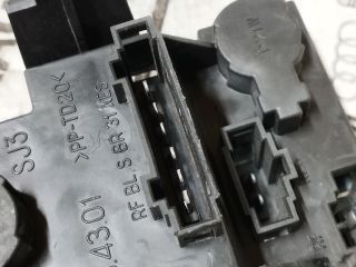 bontott VW GOLF IV Bal Hátsó Lámpa Foglalat