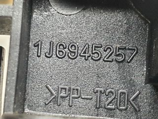 bontott VW GOLF IV Bal Hátsó Lámpa Foglalat