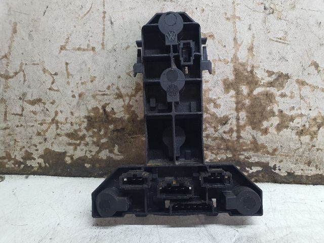 bontott VW GOLF IV Bal Hátsó Lámpa Foglalat