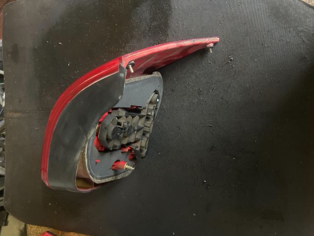 bontott VW GOLF IV Bal Hátsó Lámpa