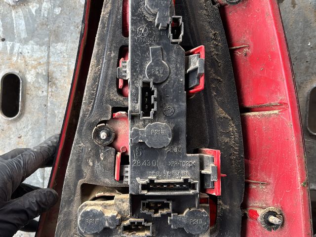 bontott VW GOLF IV Bal Hátsó Lámpa