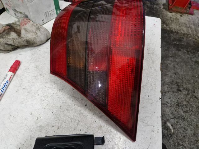 bontott VW GOLF IV Bal Hátsó Lámpa