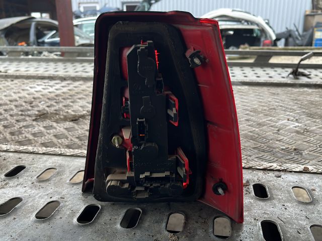 bontott VW GOLF IV Bal Hátsó Lámpa