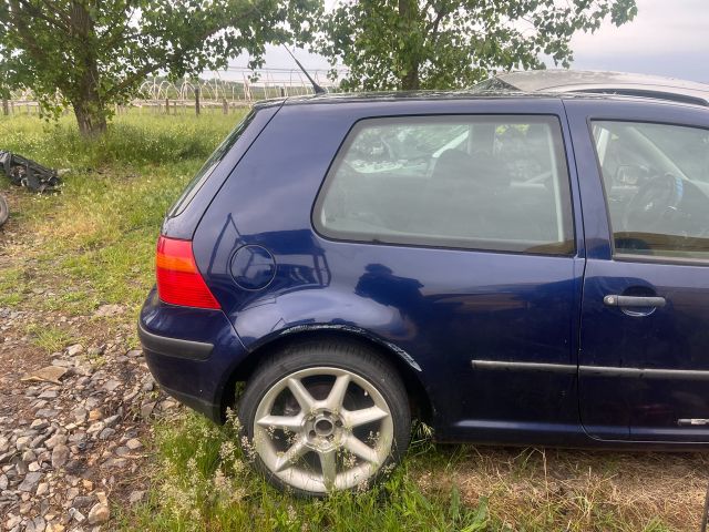 bontott VW GOLF IV Bal hátsó Lökhárító Tartó (Műanyag)