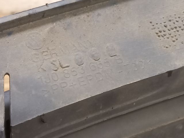 bontott VW GOLF IV Bal Ködfényszóró Lámpakeret